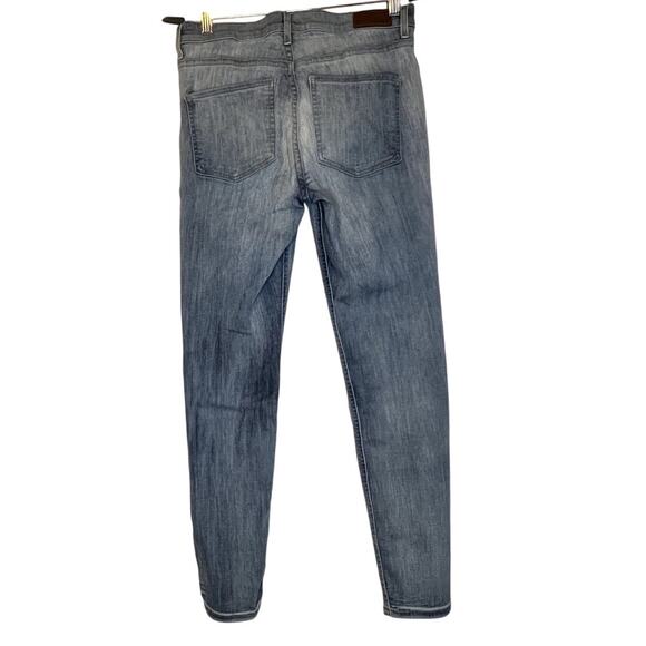 Express Light Wash Button Fly Jeans 8 - Picture 2 of 2